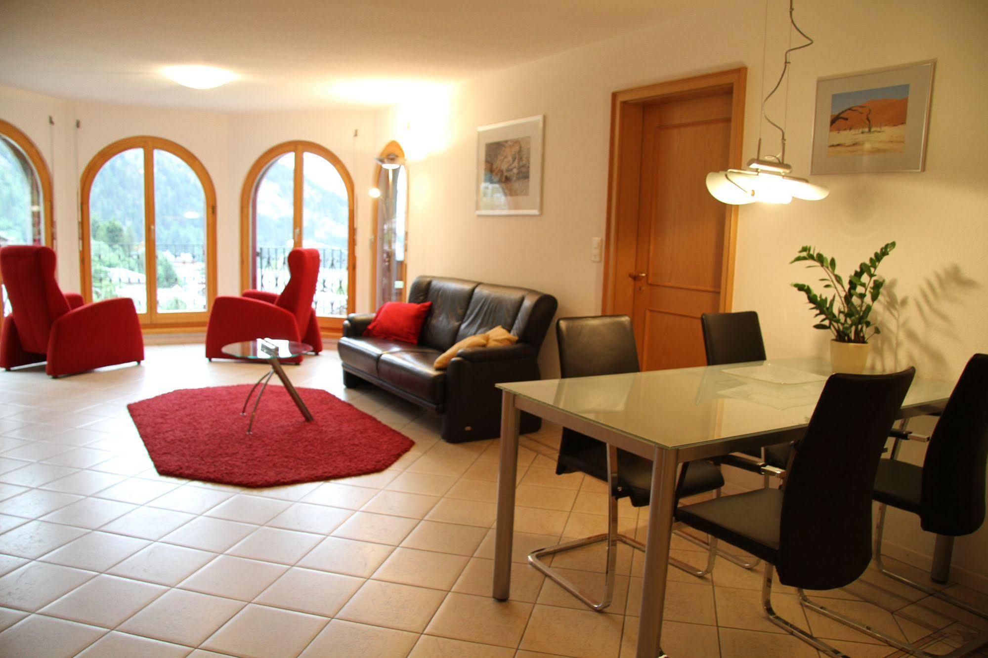 Chateau Loèche-les-Bains Extérieur photo